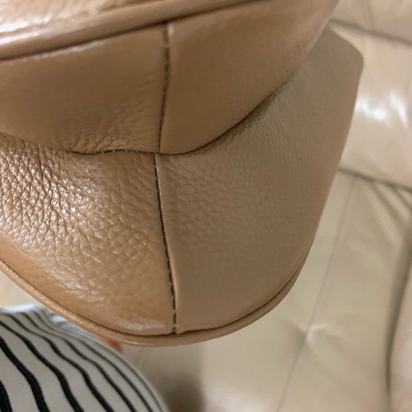 Gorgeous Goldie Tan Gucci bag - Picture 5 of 8